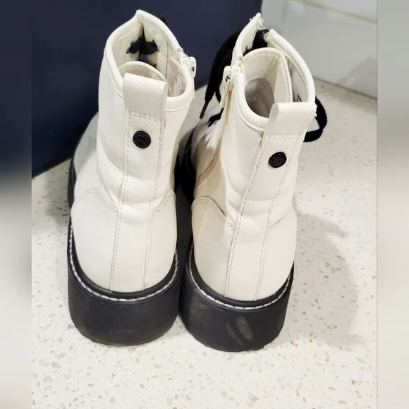 Steve Madden NYC White Lace-Up Boots | Size 10 Chic Street Style Boots - Picture 2 of 5